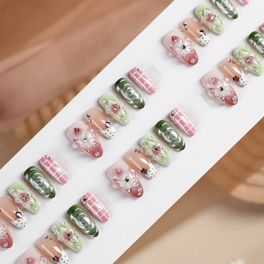 Artistic Floral Design Press-On Nail Set Stornfield