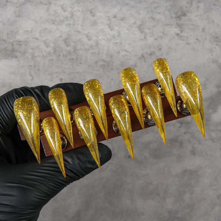 Glittering Stiletto Press-On Nail Tips