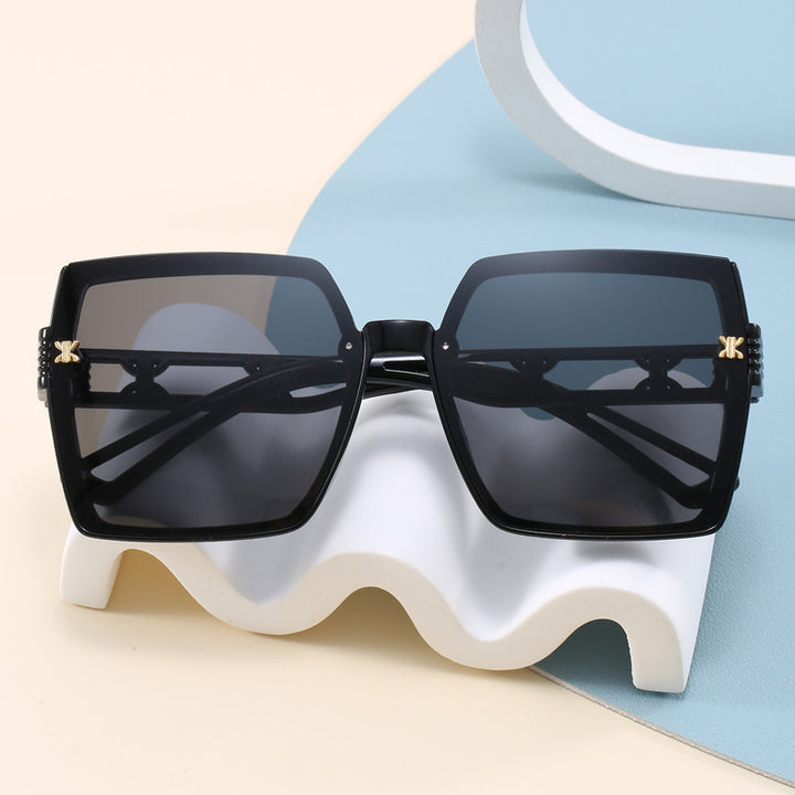 Ladies stylish oversized sunglasses Stornfield