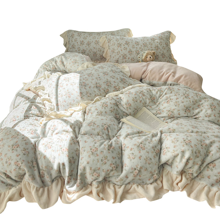 Floral Ruffled Plush Comforter Set