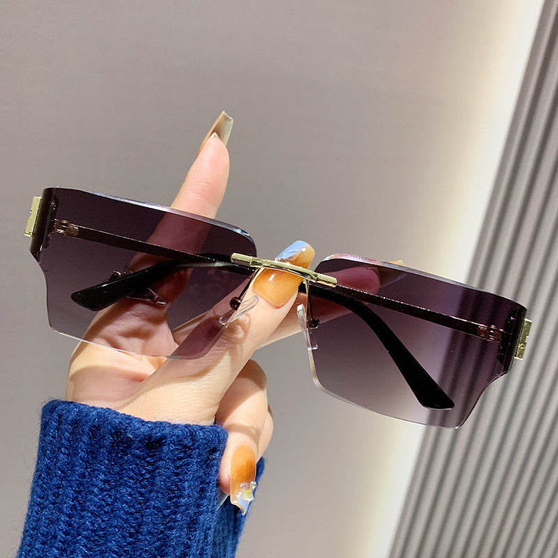 Women's fashionable square sunglasses with luxurious frame and polarized lenses Stornfield