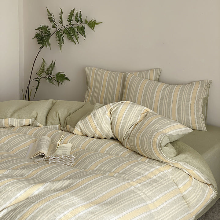 Reversible bedding set made of cotton-linen blend with fine stripe texture and fitted sheet