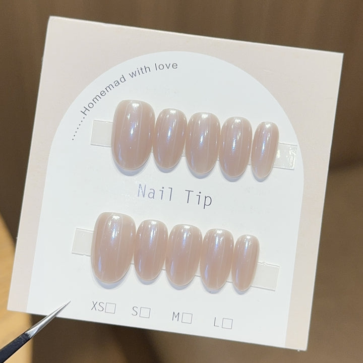 Artificial nails in a timeless elegant design Stornfield
