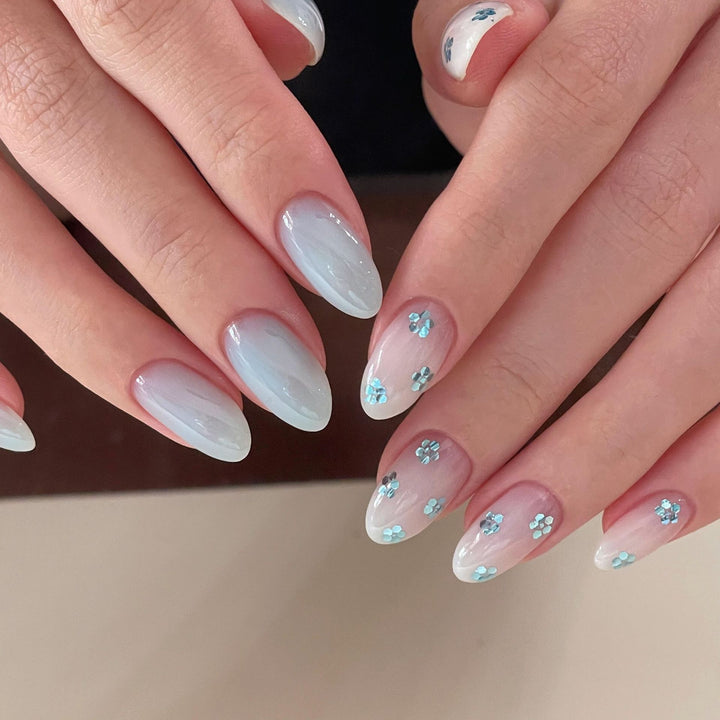 Artificial Nails with Elegant Blue Accents Stornfield