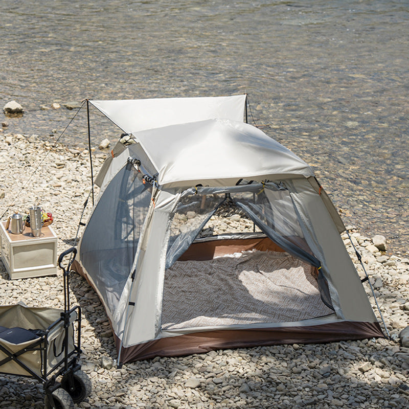 Camping tent with spacious interior and expandable sun protection Stornfield