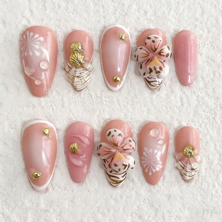 Decorative Nail Tips Set with Gold Accents