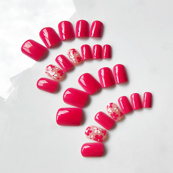 Artificial nails in playful flower pattern Stornfield