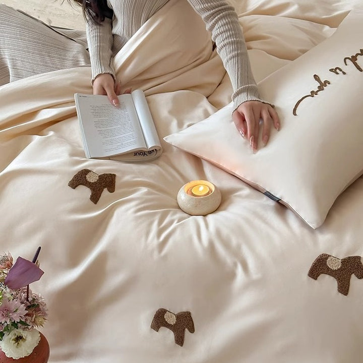 Embroidered Horse Appliqué Sateen Duvet Cover Set with Silky Microfiber Pillow Shams