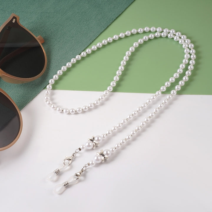 Elegant Beaded Eyewear Chain Stornfield