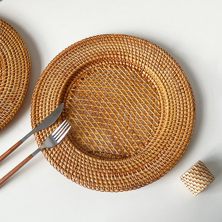 Ladies' round serving platter made of hand-woven natural material Stornfield