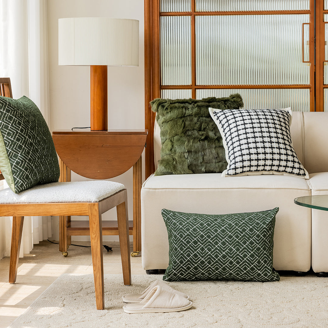 Decorative pillow with modern geometric pattern