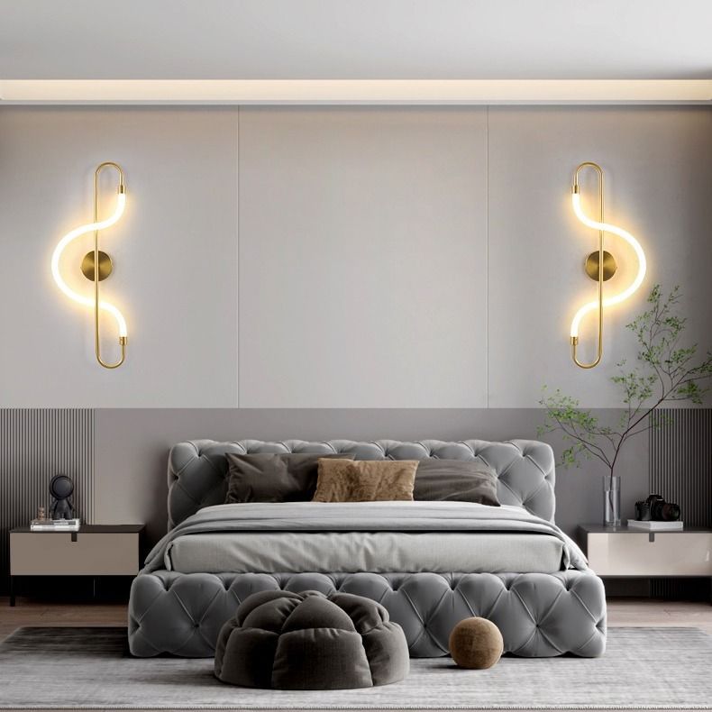 Contemporary Wall Lamp