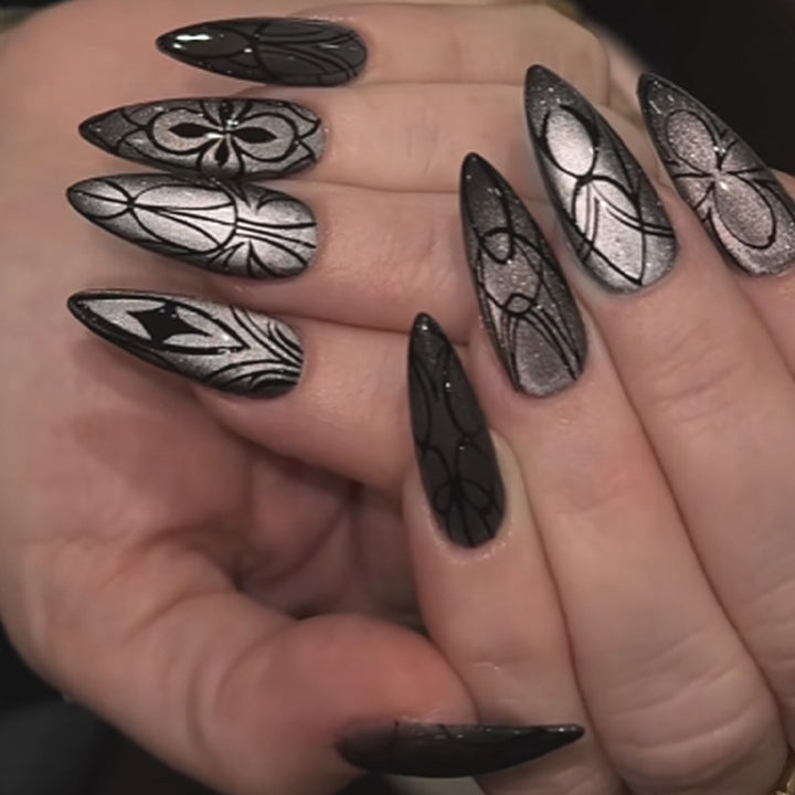Decorative Press-On Nail Set with Artistic Spider Design Stornfield