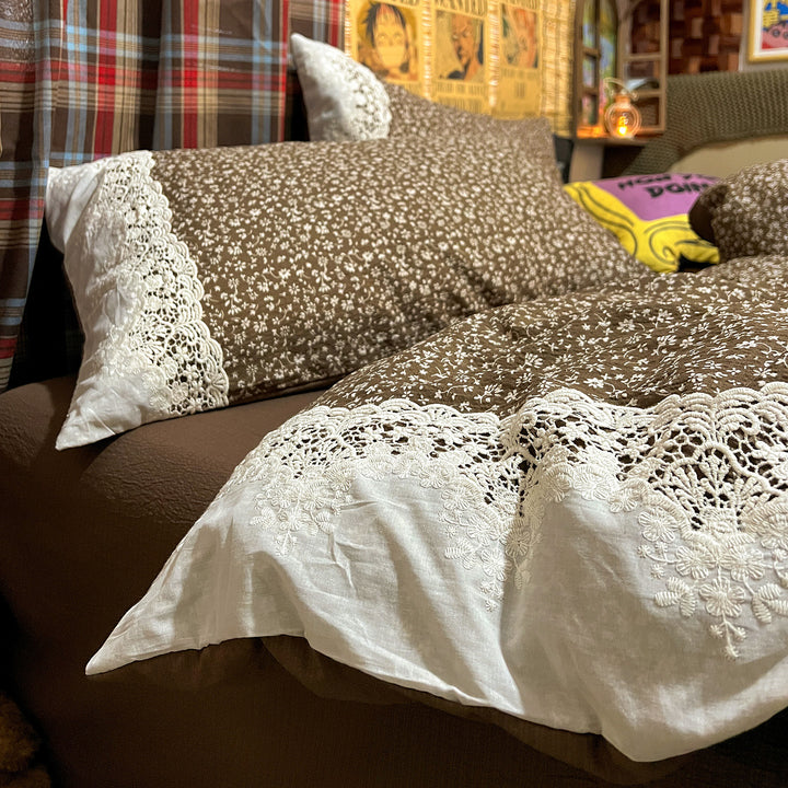 Floral Patterned Bedding Set