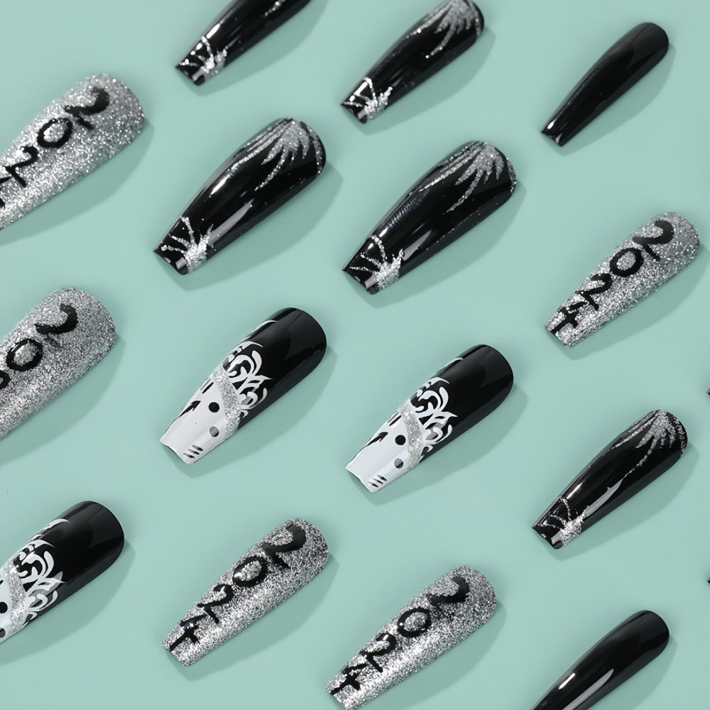 Artificial nails in elegant black and white design Stornfield