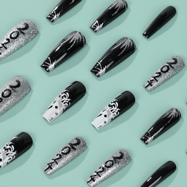Artificial nails in elegant black and white design Stornfield