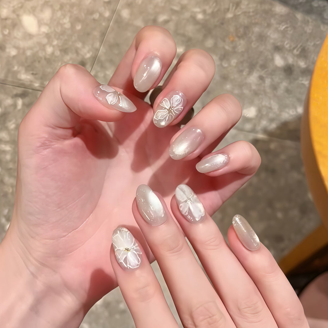 Artificial nails with delicate flower design Stornfield