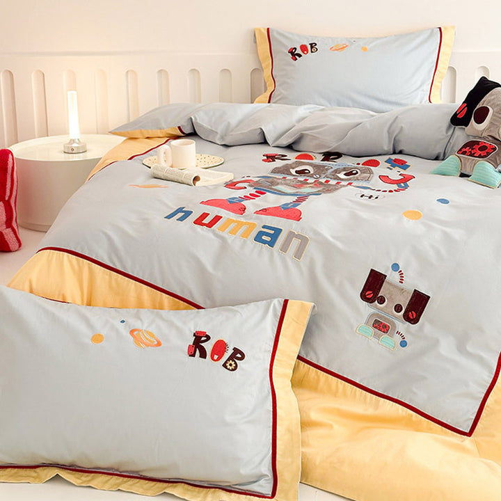 Kids' bedding set with playful robot and animal design