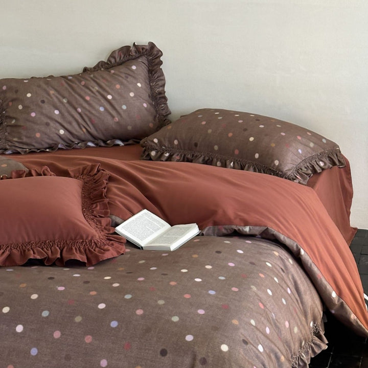 Bedding set made of cotton-linen with subtle polka dot print and ruffled frills