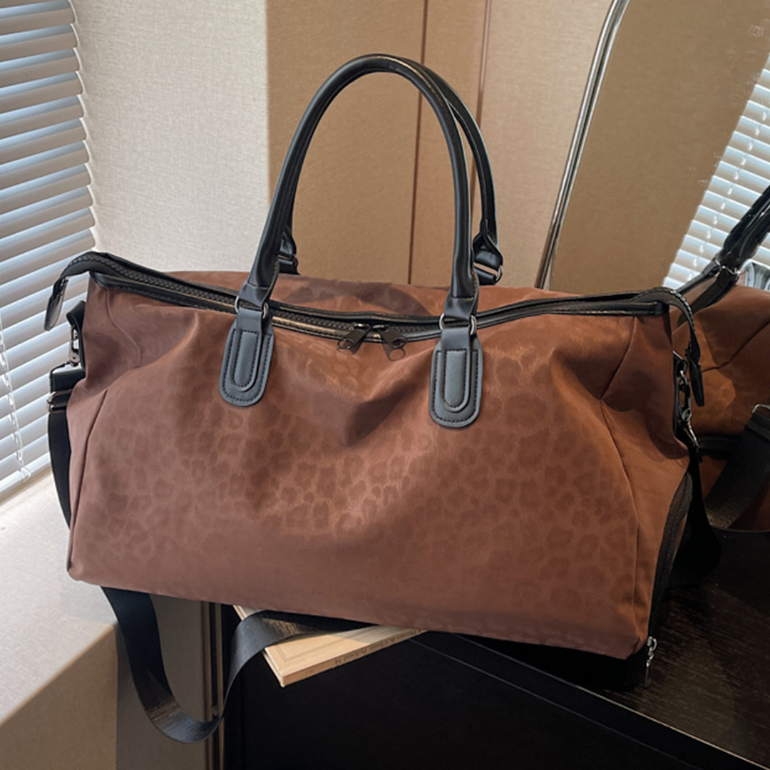 Elegant Travel Bag with Innovative Leopard Print Stornfield