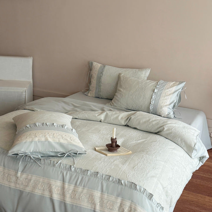 Luxury Jacquard Ruffled Duvet Cover Set with Tie-Closure Pillow Shams
