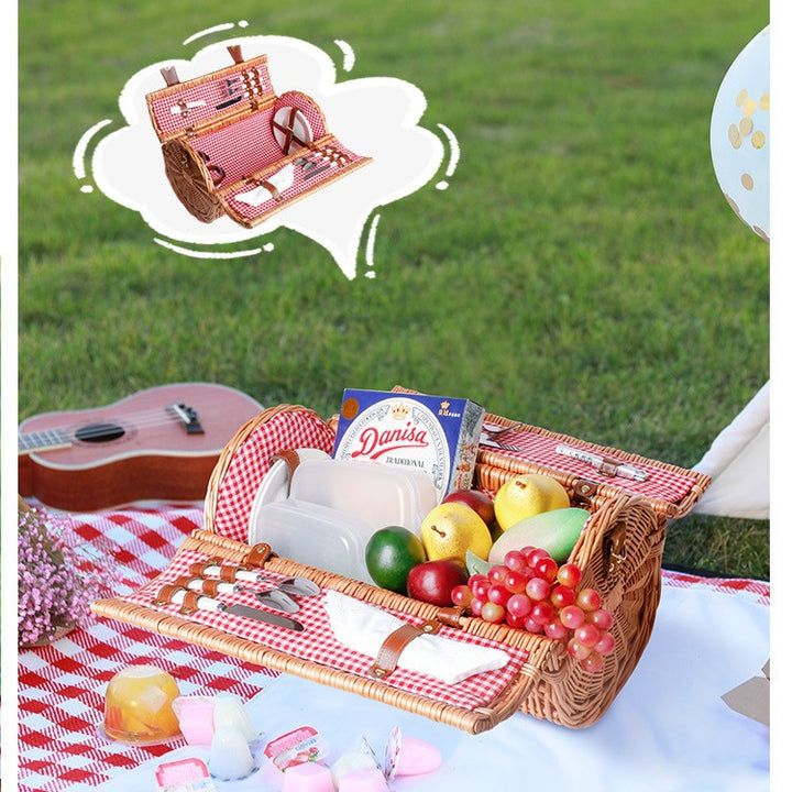 Women’s basket for romantic picnic outings with high-quality crockery Stornfield