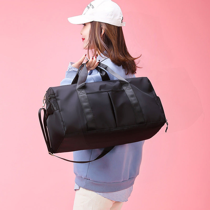 Sporty travel bag with practical outer pockets Stornfield