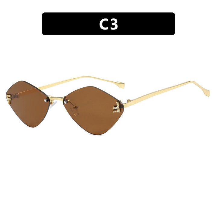 Women's geometric sunglasses in an extravagant design with gradient lenses Stornfield