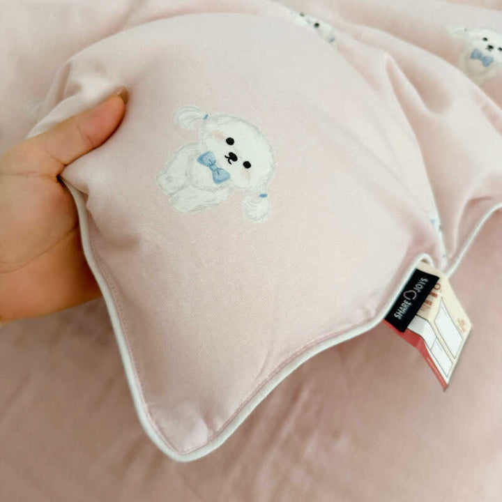 Bedding set with quilted blanket and cute dog designs