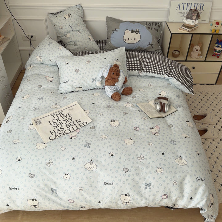 Children's bedding set made from skin-friendly cotton blend with playful pony print