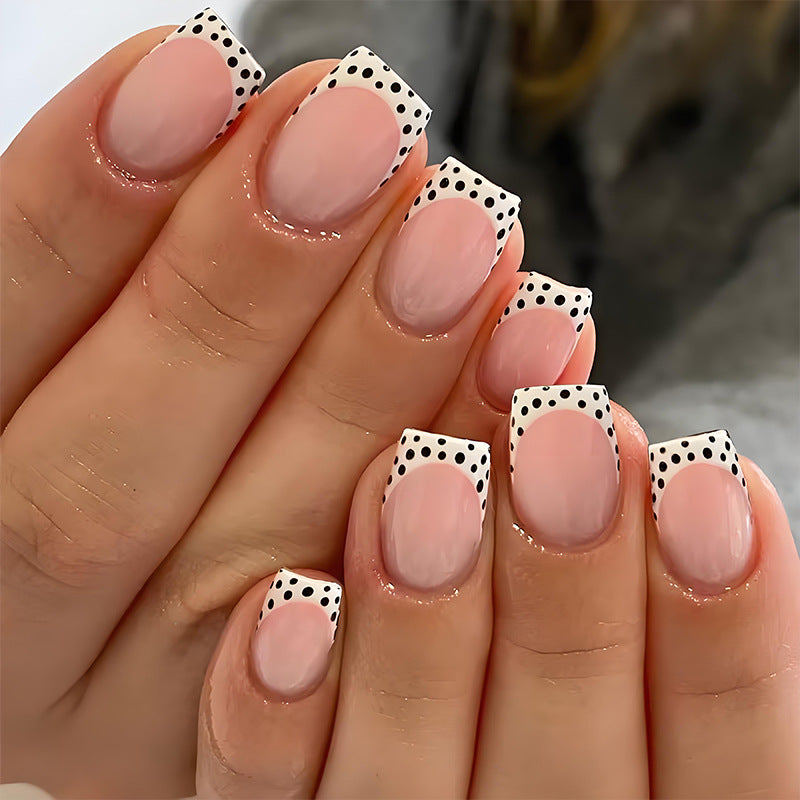 Artificial nail set with elegant dots and high-gloss accents Stornfield