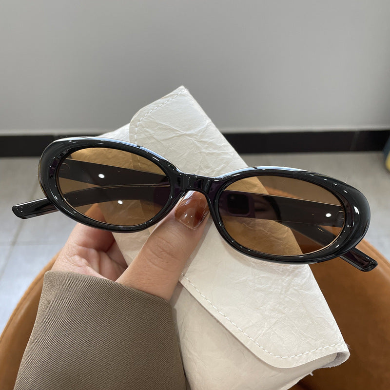 Trendy Oval Frame Sunglasses Stornfield