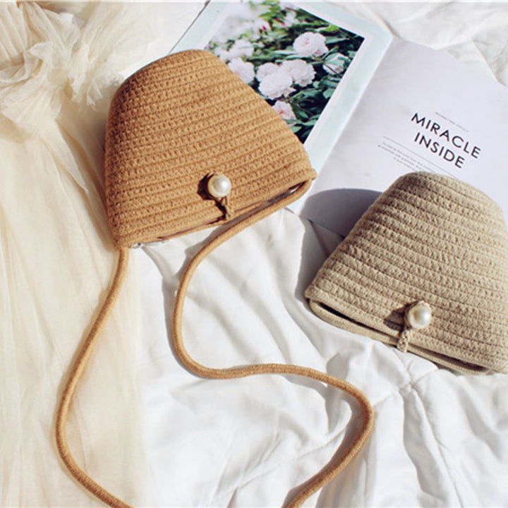 Elegant shoulder bag with pearl closure Stornfield