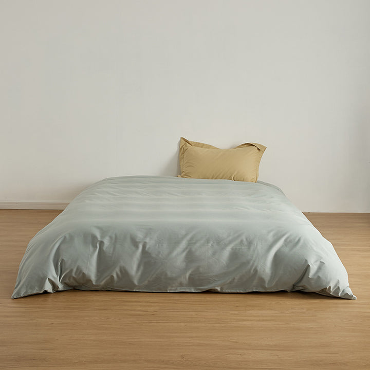 Duvet cover set made of cotton percale with extra soft finish and hotel closure