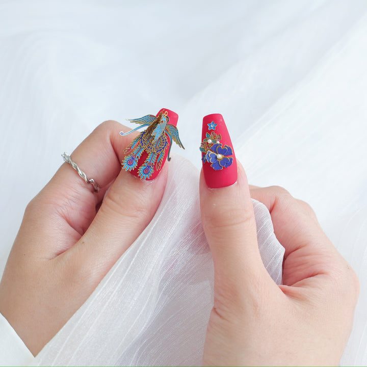 Decorative Press-On Nail Art Set with Intricate Gem Accents