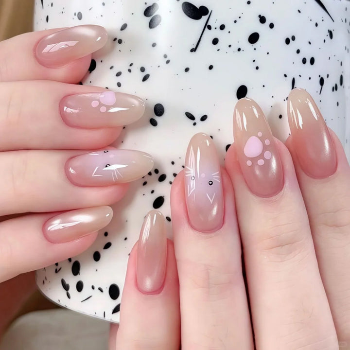 Artificial nail art with animal motifs Stornfield