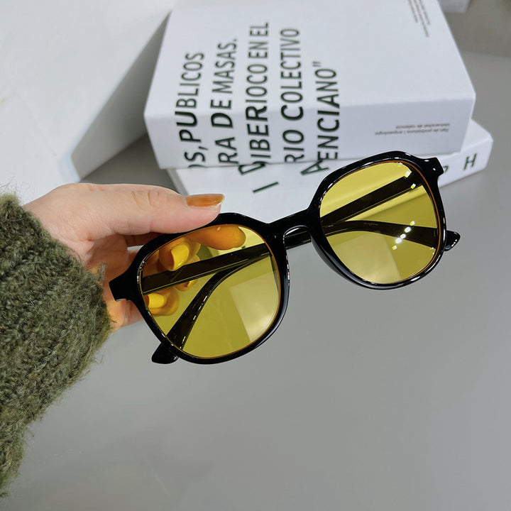 Fashionable Vintage Sunglasses with Wide Frame Stornfield