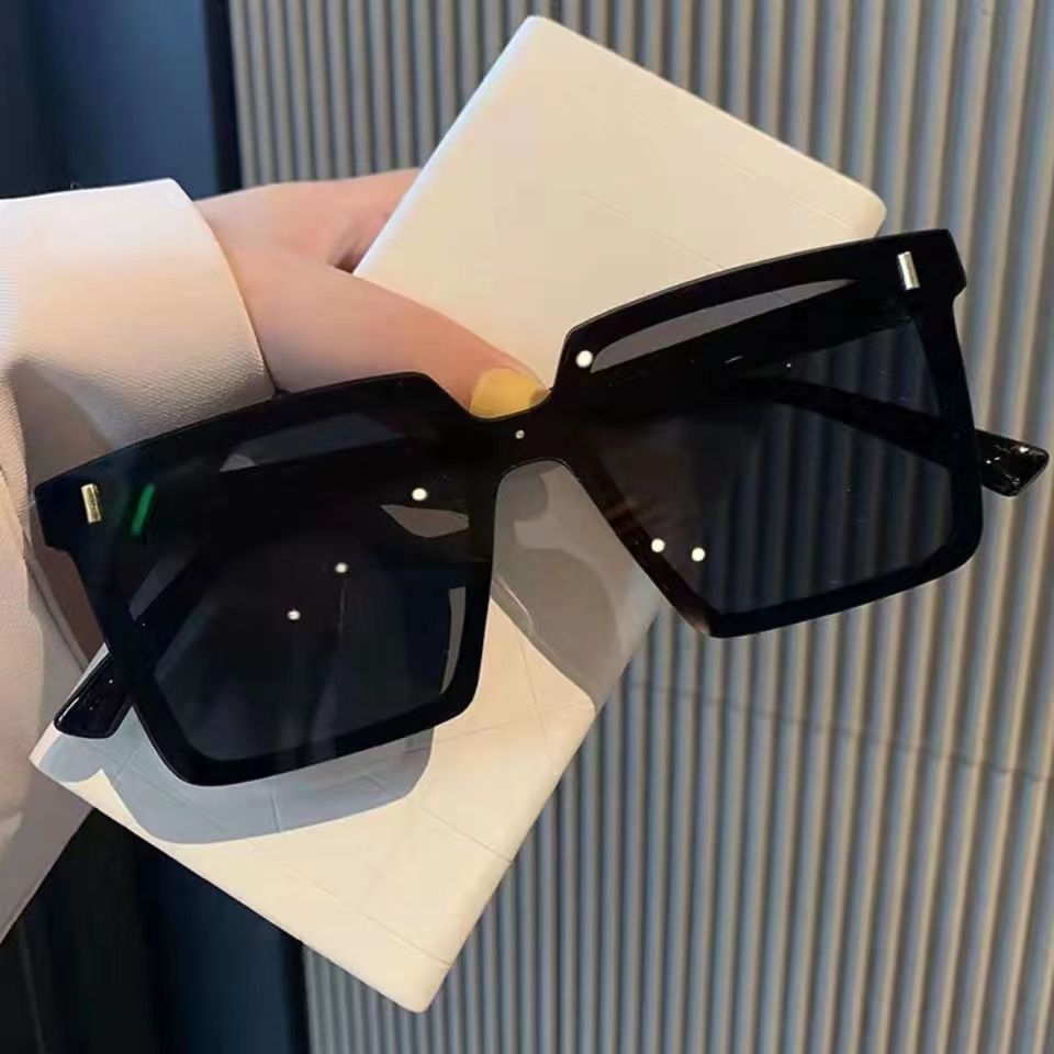 Women's fashionable square sunglasses with stylish frame Stornfield