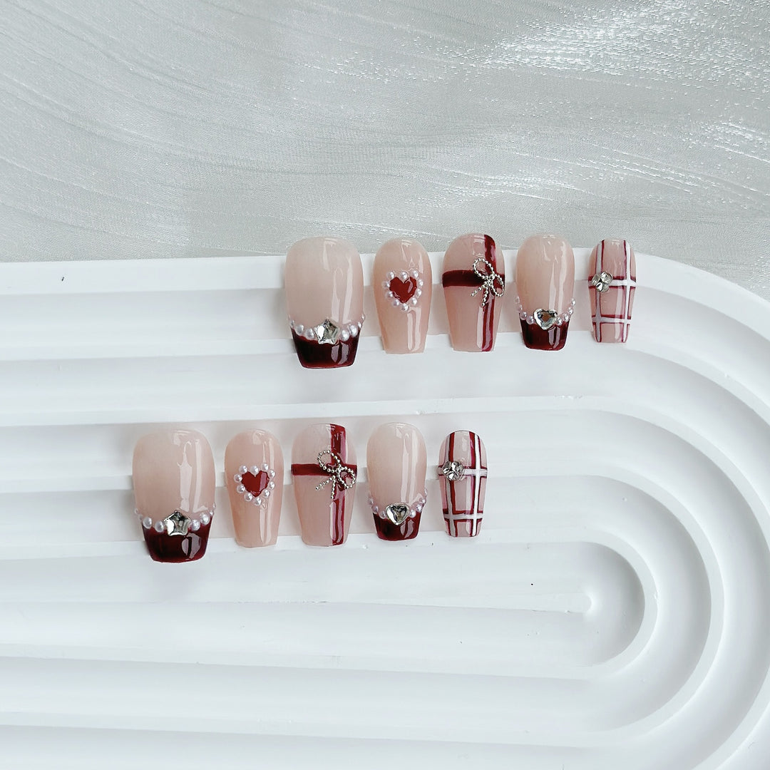 Decorative Press-On Nail Art Set with Floral Accents  1791773215