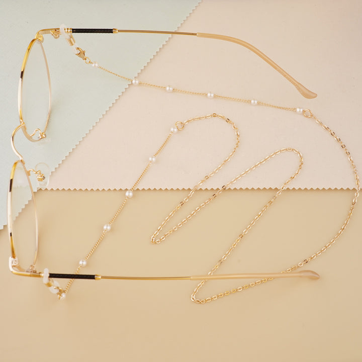Elegant Pearl-Accented Eyewear Chain Stornfield