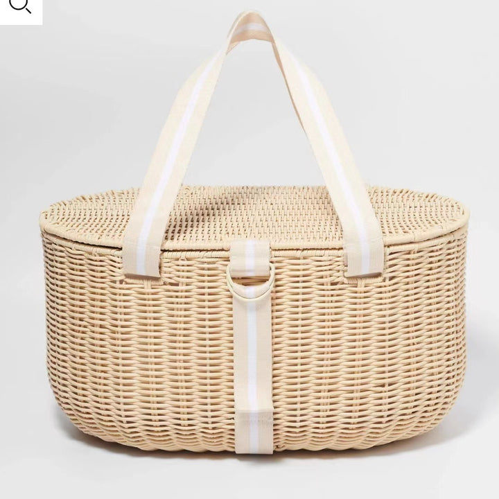 Ladies picnic basket with integrated cutlery set and practical insulation elements Stornfield