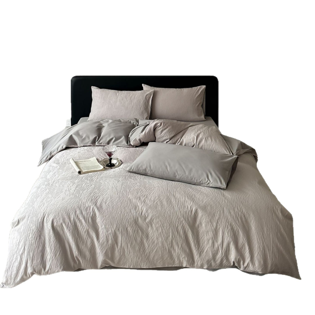 Bedding set made of crinkle-embossed cotton satin with easy-care finish and hotel closure