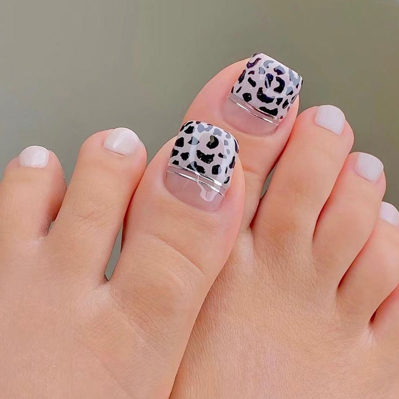 Luxury Toenail Art with Trendy Leopard Pattern Stornfield