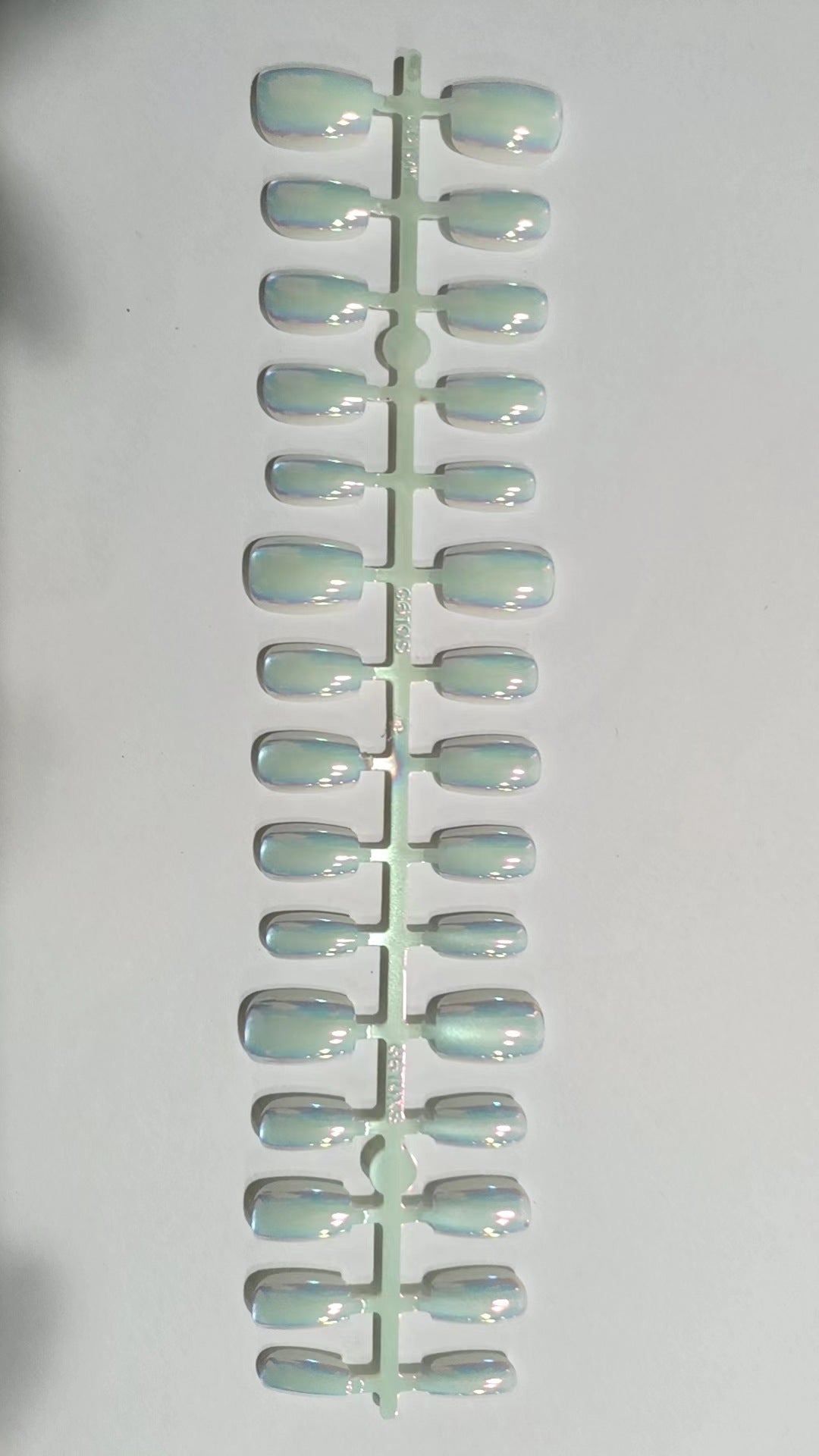 Iridescent Press-On Nail Set Stornfield