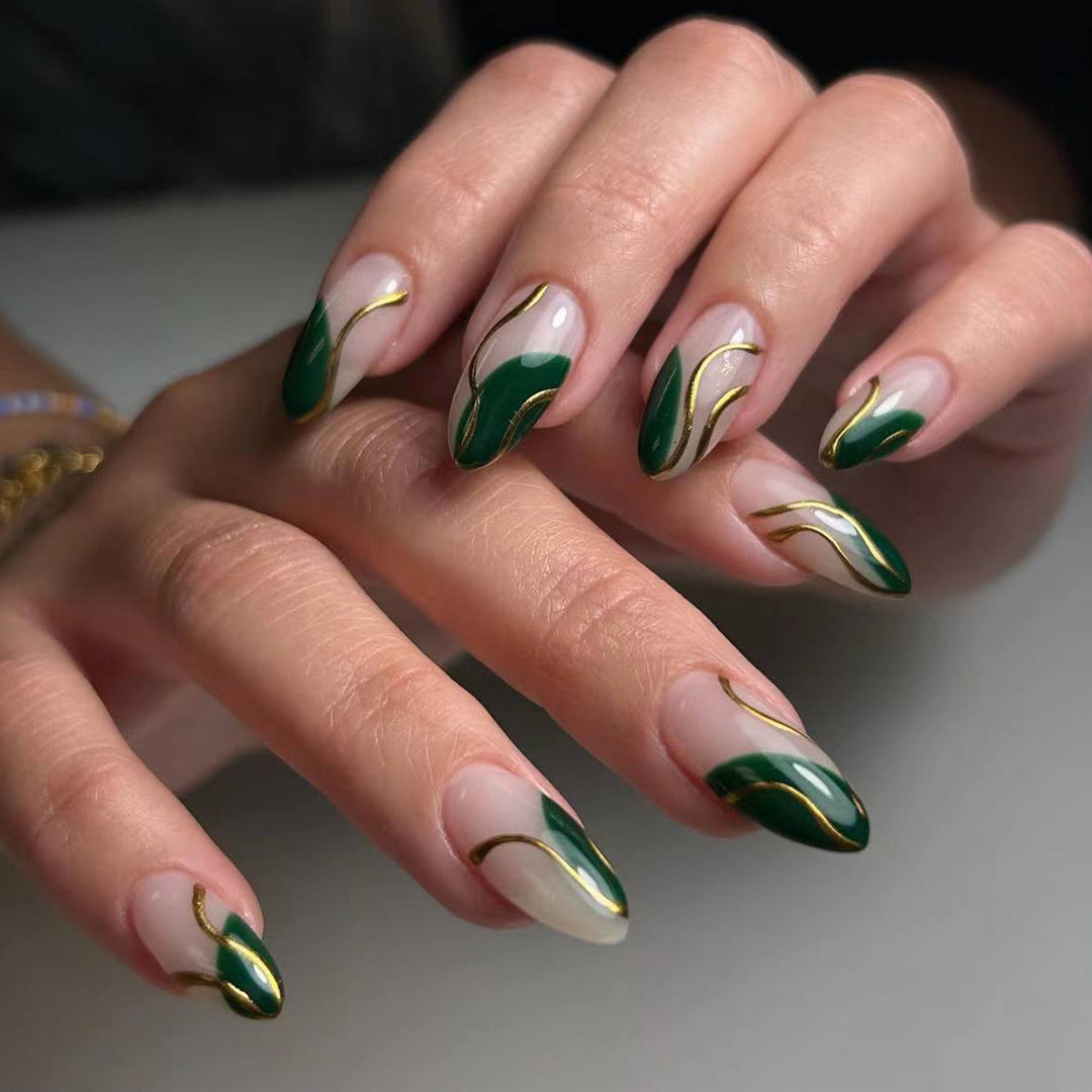 Elegant Leaf Pattern Nail Art