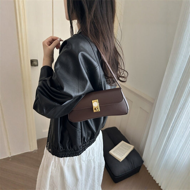 Vintage-Inspired Leather Crossbody Bag
