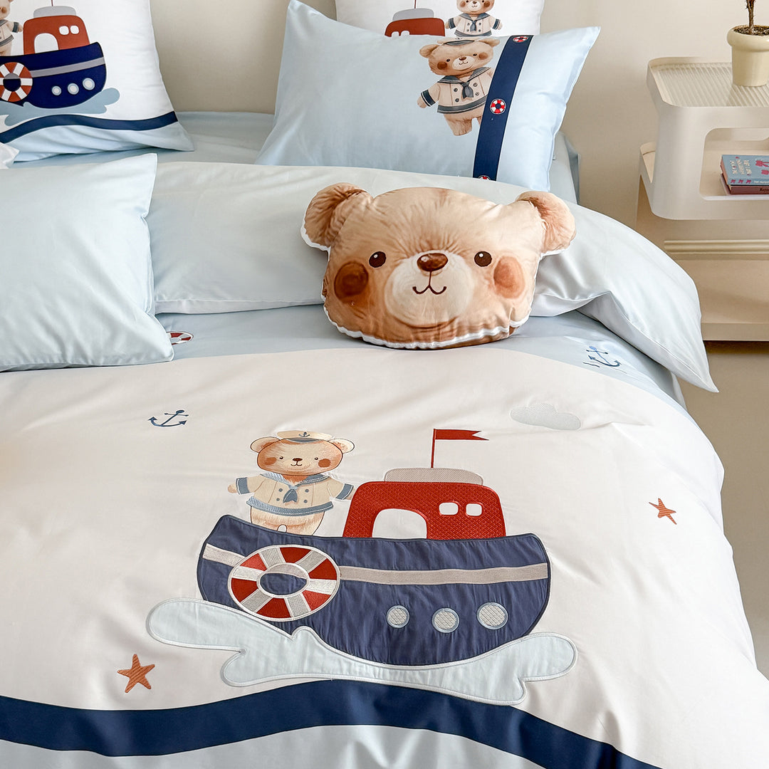 Kids bedding set with nautical bear print and soft cotton blend