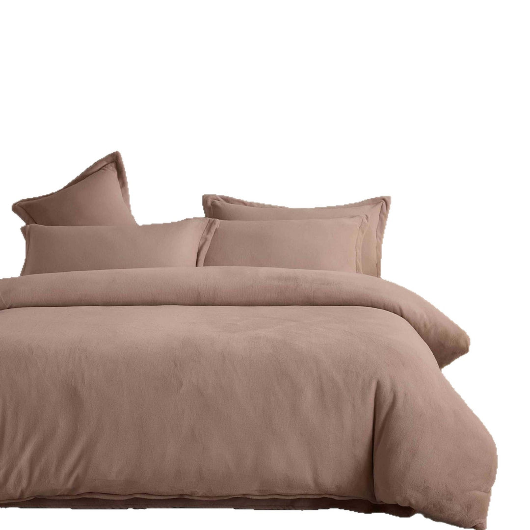 Linen-like bedding set with washed vintage finish and concealed zipper