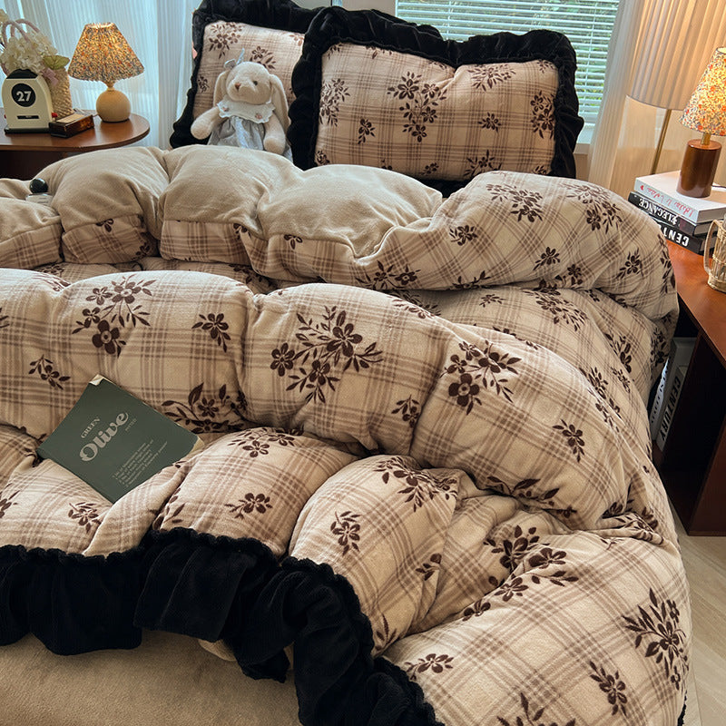 Floral Patterned Plush Comforter Set