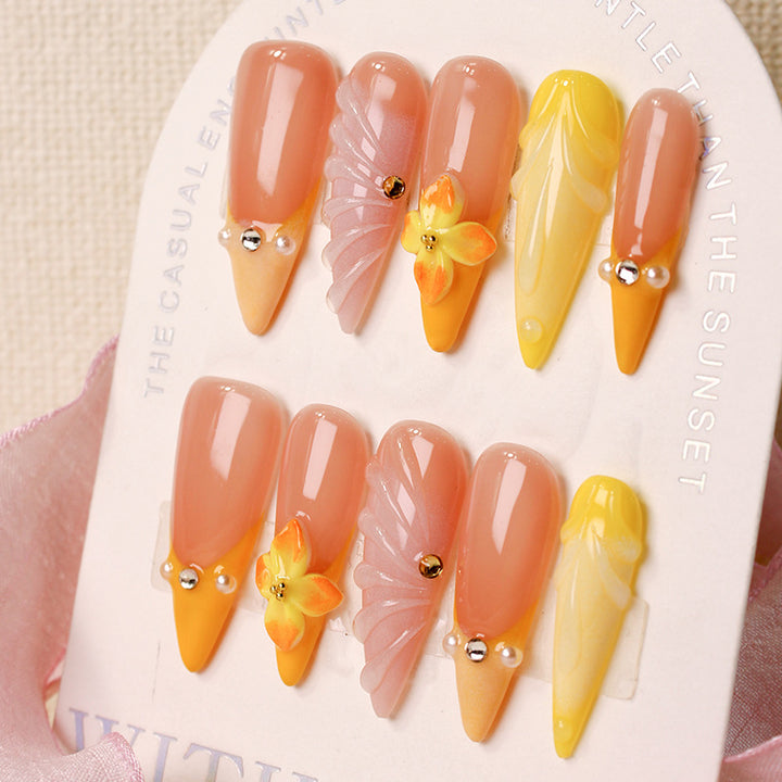 Nail art set with decorative flowers and fine accents Stornfield